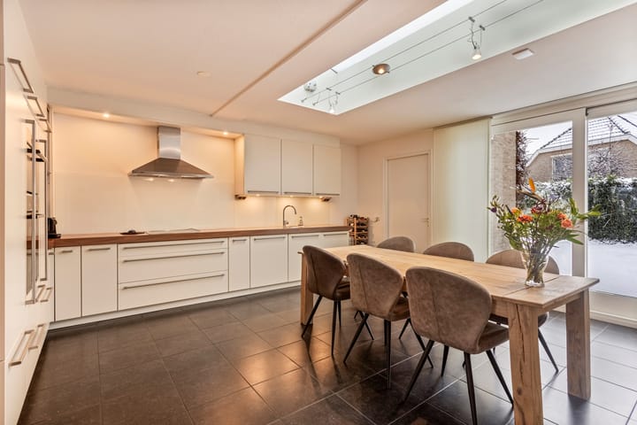 Foto 11 van Aan het beeldje 58