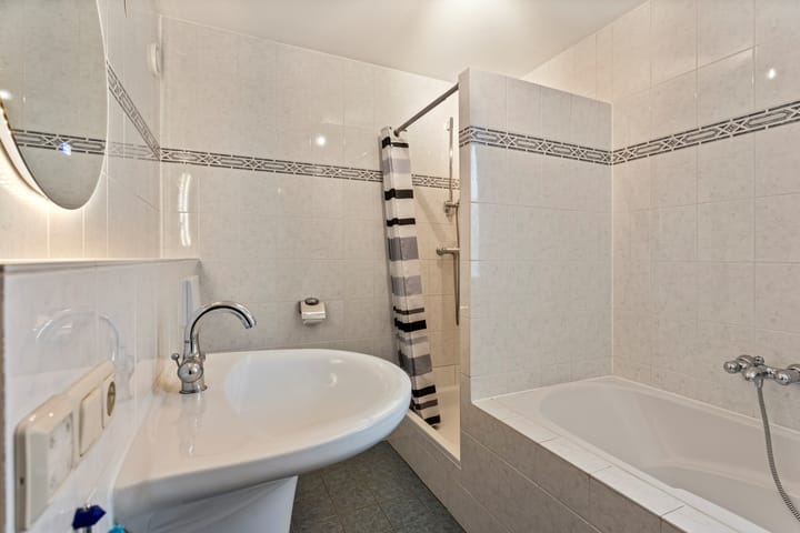 Foto 24 van Aan het beeldje 58