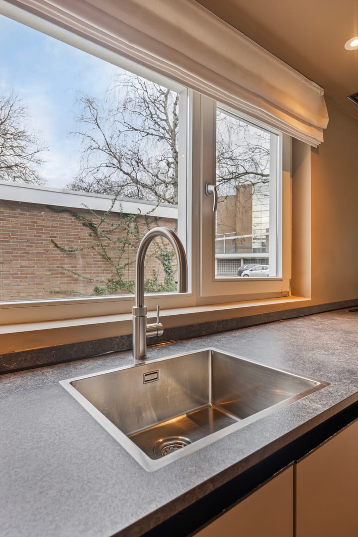 Foto 8 van Van Hogendorpsingel 4