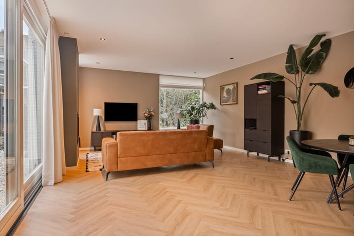 Foto 10 van Van Hogendorpsingel 4