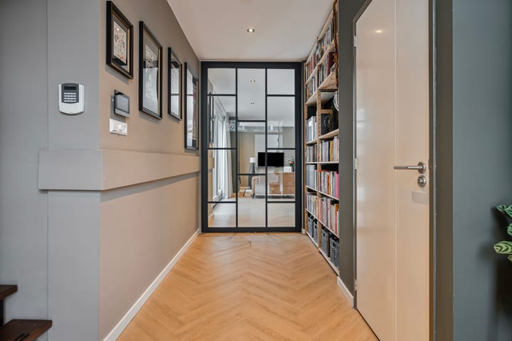 Foto 17 van Van Hogendorpsingel 4