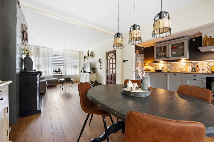 Foto 10 van Voeghoutenstraat 266