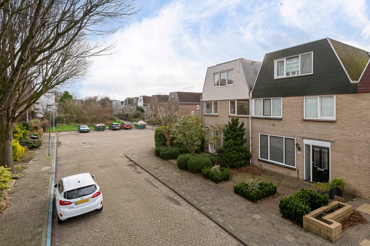 Foto 6 van Van den Berghlaan 437