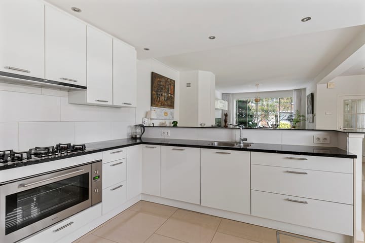 Foto 12 van Van den Berghlaan 437