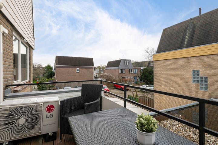 Foto 23 van Van den Berghlaan 437