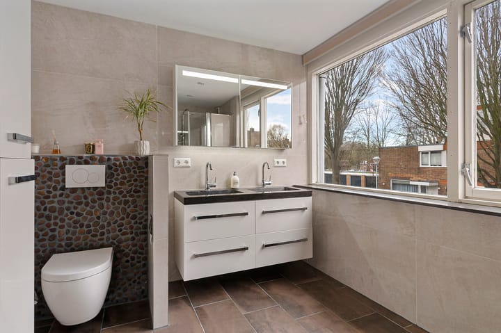 Foto 25 van Van den Berghlaan 437