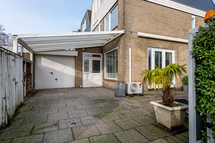 Foto 43 van Van den Berghlaan 437