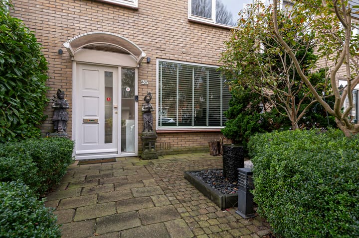 Foto 44 van Van den Berghlaan 437