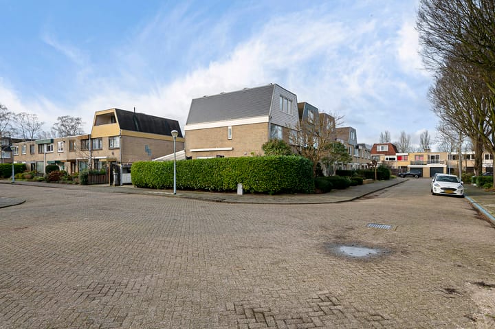 Foto 46 van Van den Berghlaan 437