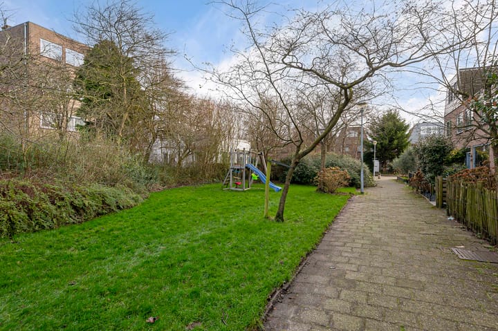 Foto 47 van Van den Berghlaan 437