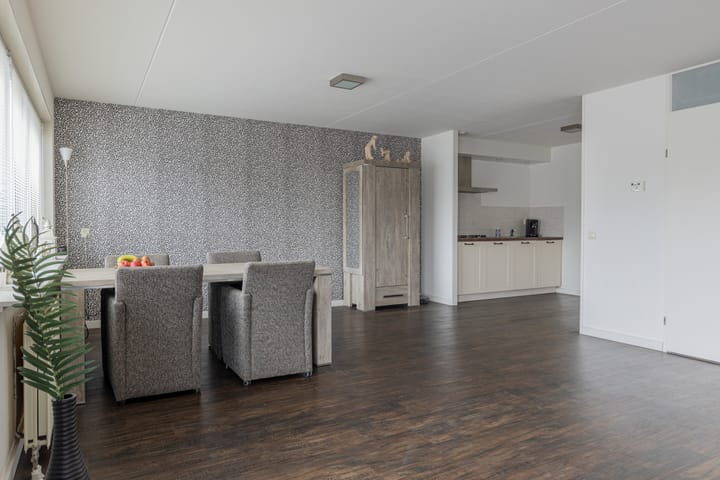 Foto 15 van Raadhuisplein 16