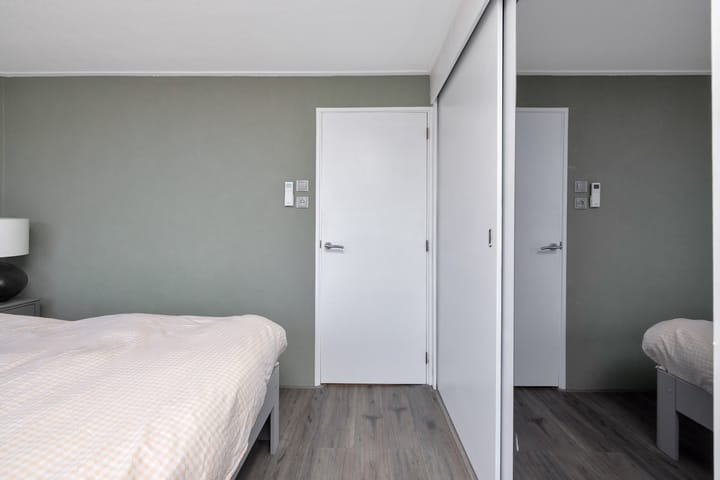 Photo 22 of Toverfluitstraat 28