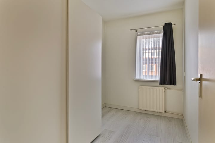 Foto 18 van Pijnboomstraat 21