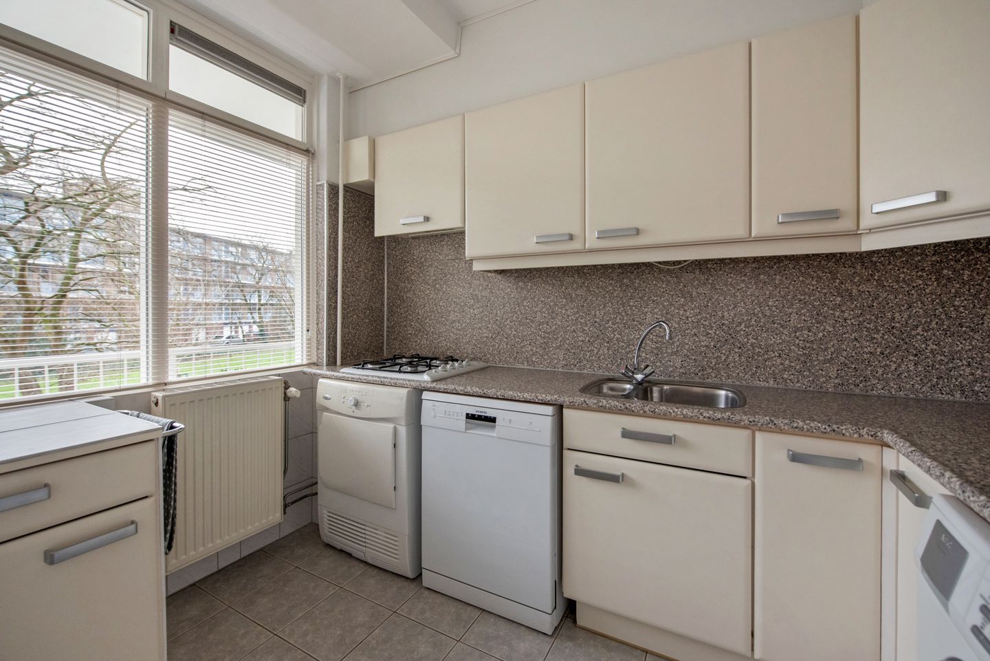 Foto 10 van Volendamlaan 942