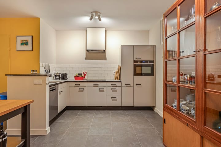 Photo 3 of Oostwal 6