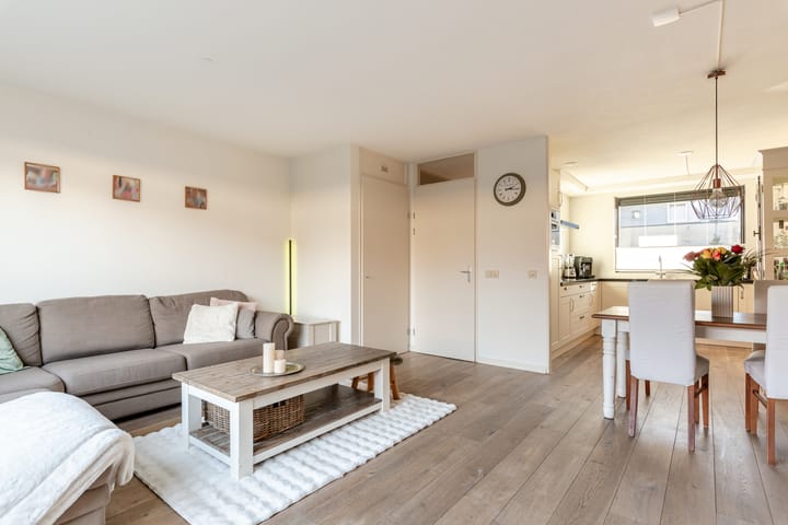 Foto 10 van Rumbastraat 18