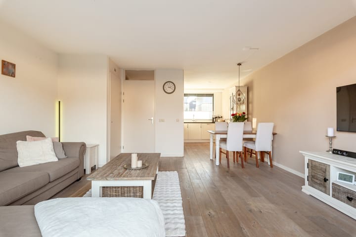 Foto 12 van Rumbastraat 18