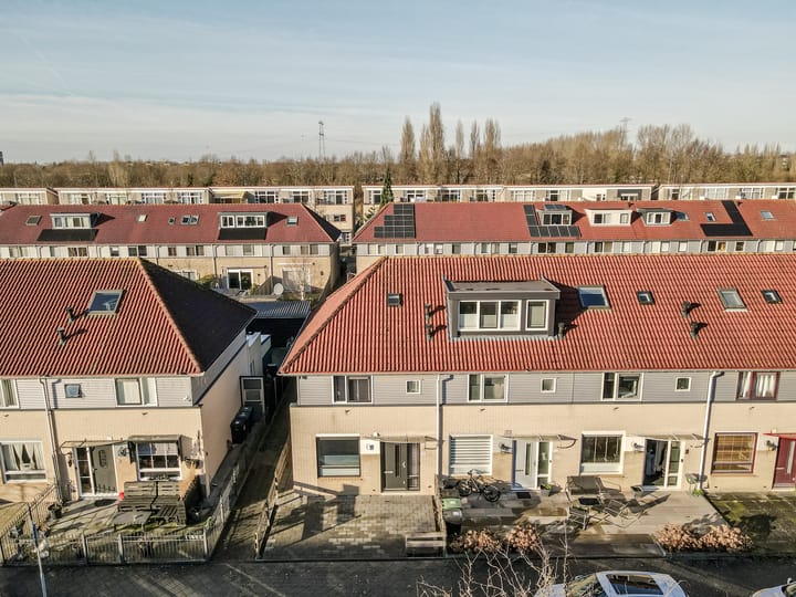 Foto 30 van Rumbastraat 18