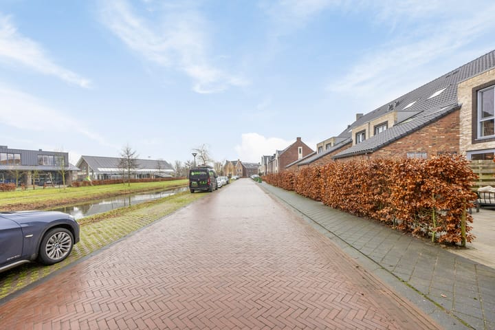 Foto 35 van Leeuwerikweide 59