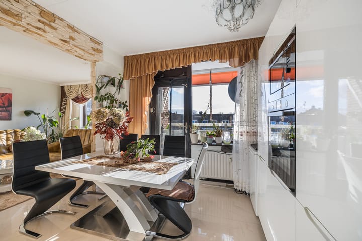 Foto 12 van Strevelsweg 215