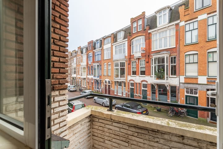 Photo 13 of Frederik Hendriklaan 36-D