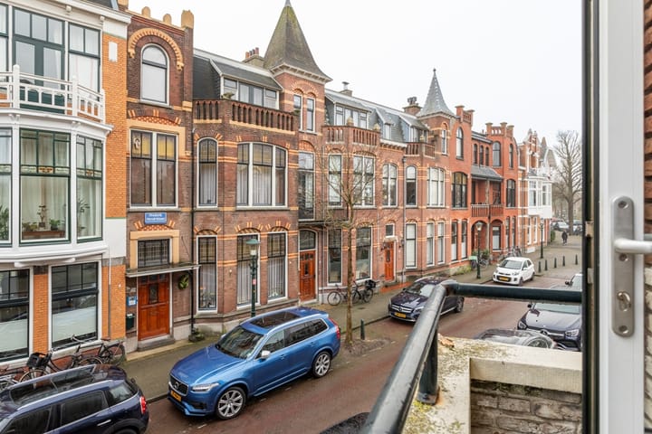 Photo 14 of Frederik Hendriklaan 36-D