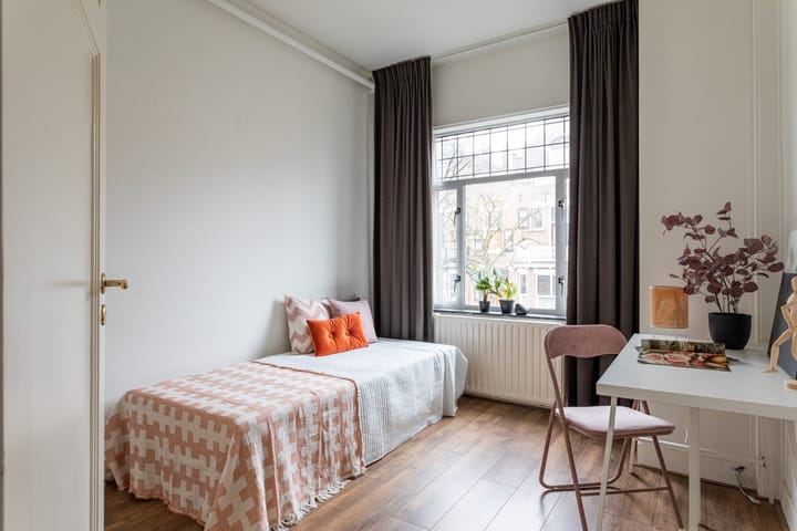 Photo 18 of Frederik Hendriklaan 36-D