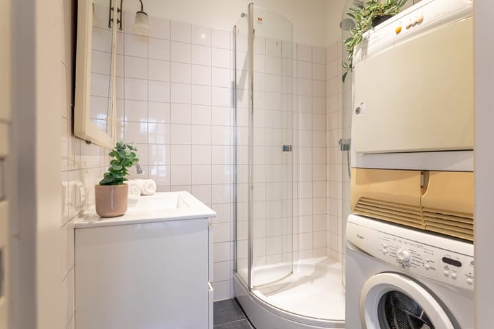 Photo 23 of Frederik Hendriklaan 36-D