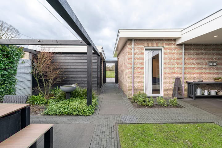 Photo 27 of De Uphof 9