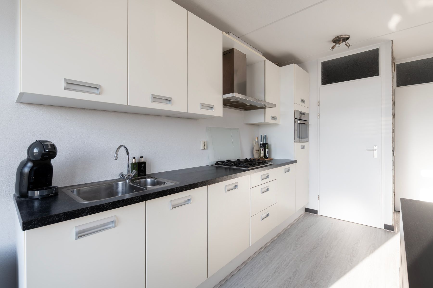 Foto 3 van Mondriaanplein 6