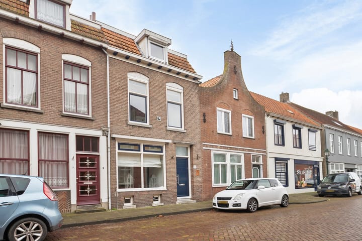 Photo 2 of Koninginnestraat 12