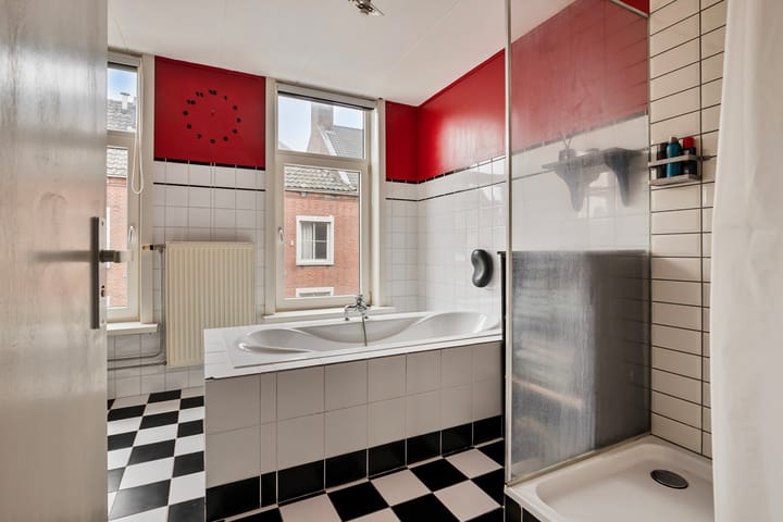 Foto 11 van Koninginnestraat 12