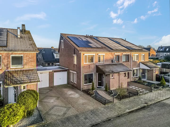 Foto 32 van Van Rooijenstraat 32