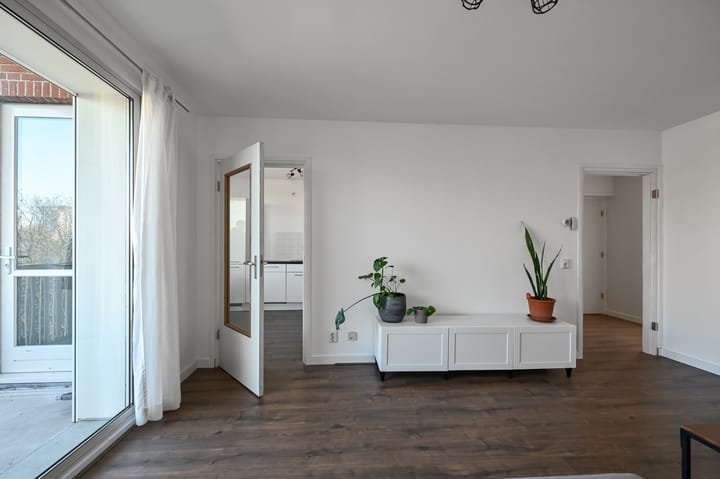 Photo 11 of Jan van Schaffelaarplantsoen 7-D