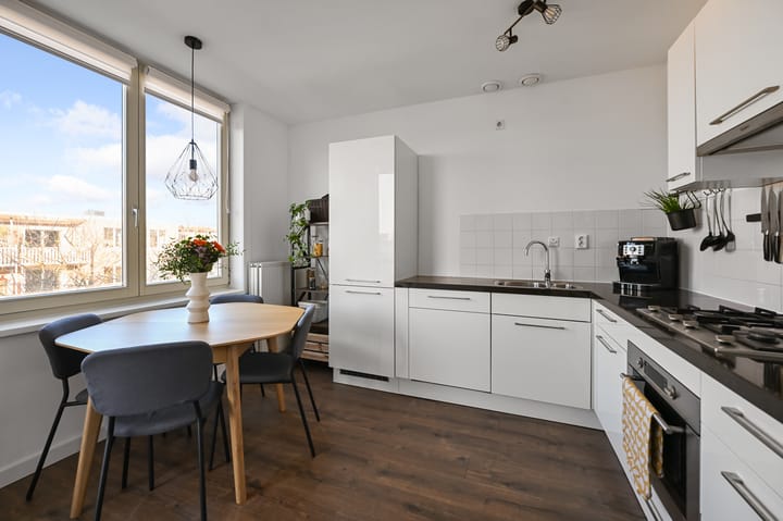 Photo 16 of Jan van Schaffelaarplantsoen 7-D