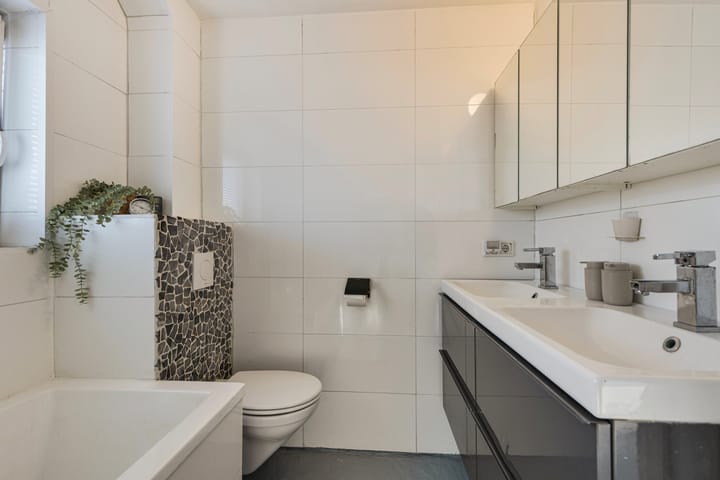 Foto 24 van Burgemeester Mensenstraat 9