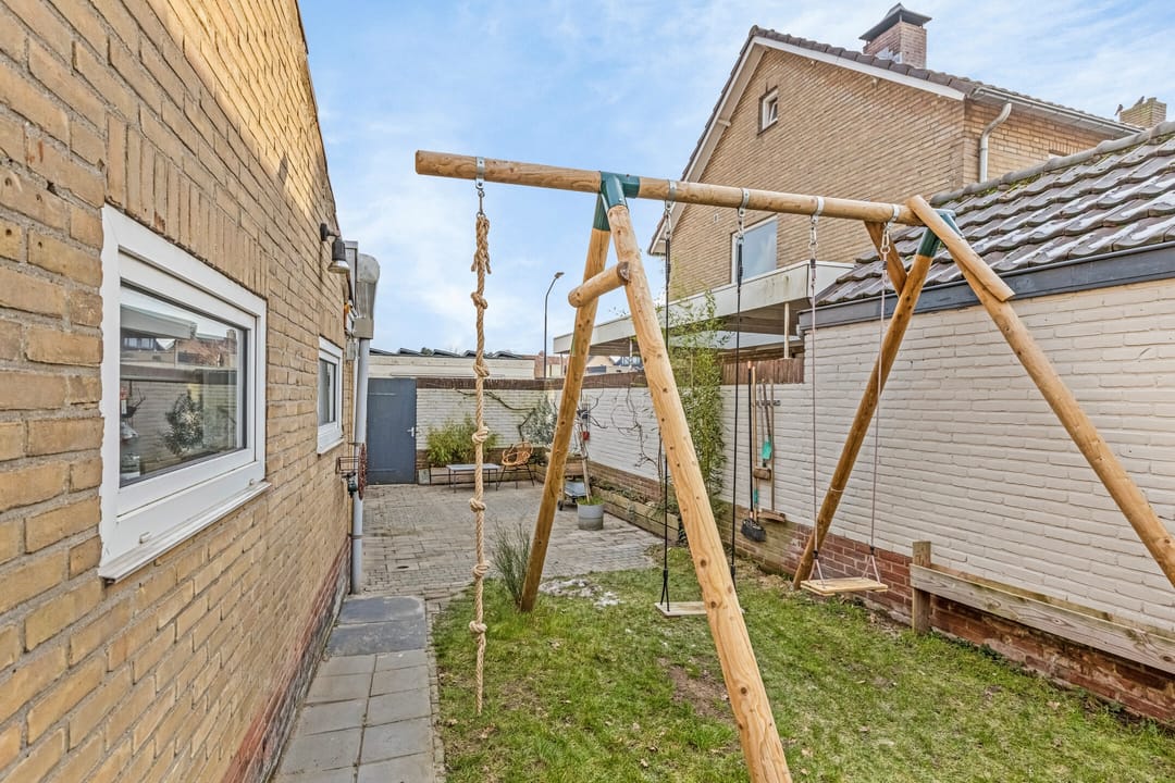 Foto 32 van Burgemeester Mensenstraat 9