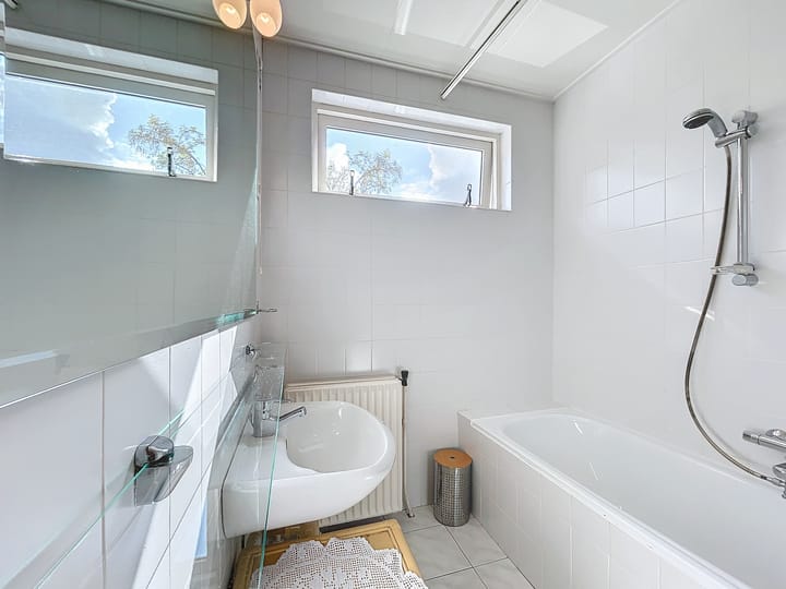 Photo 12 of Burgemeester J.C. Everaarslaan 27