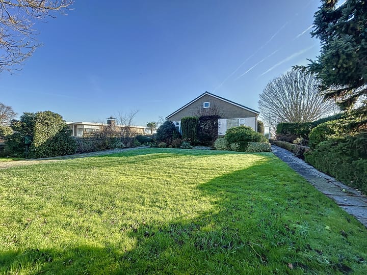 Photo 23 of Burgemeester J.C. Everaarslaan 27