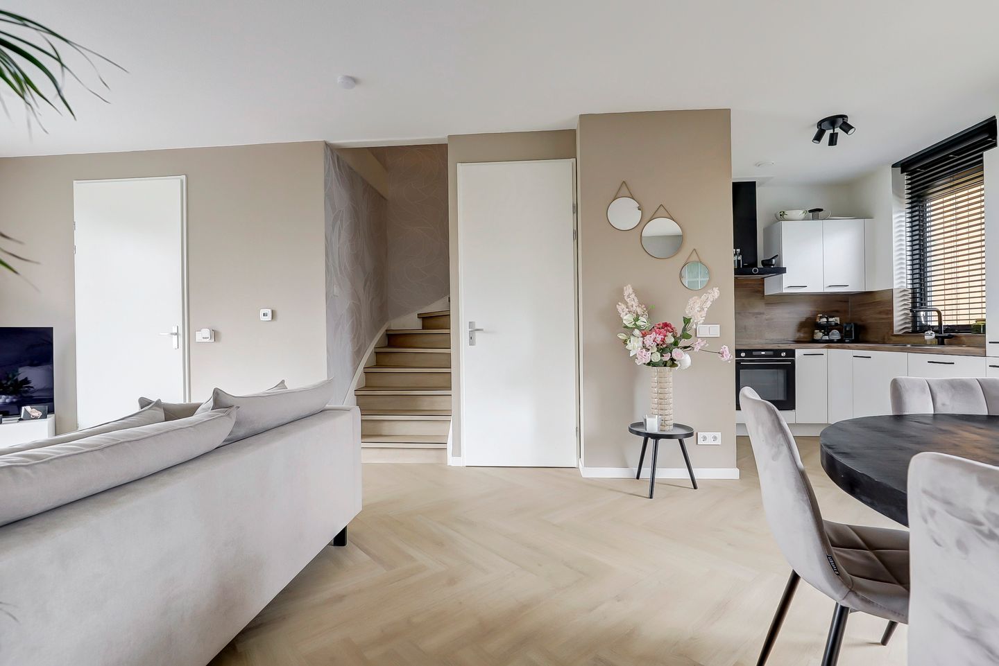 Foto 10 van John Denverlaan 57