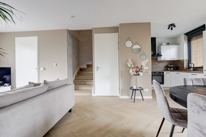 Foto 10 van John Denverlaan 57