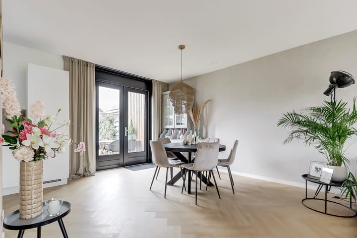 Foto 12 van John Denverlaan 57