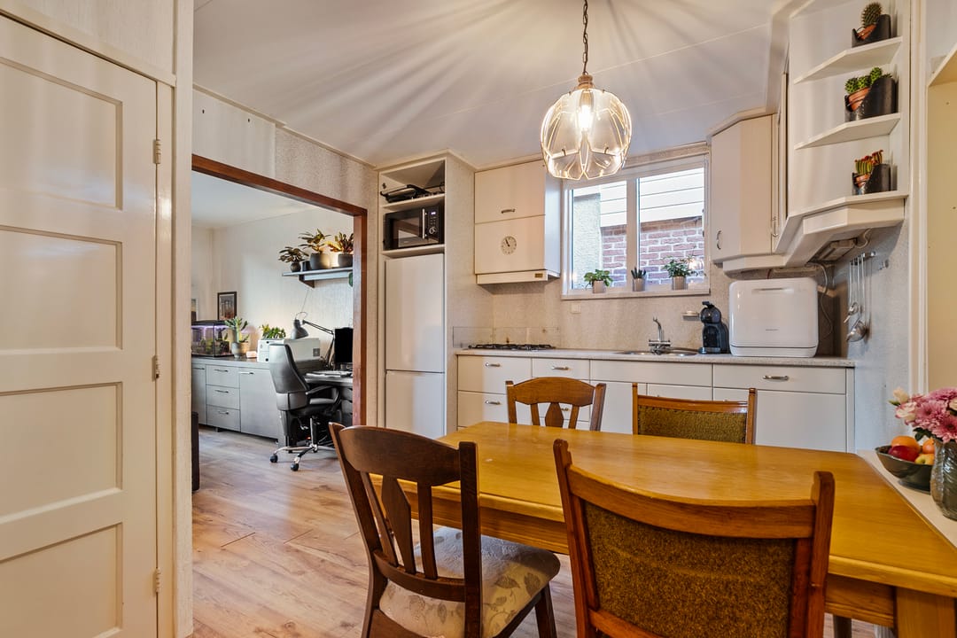 Photo 16 of Stationsweg 10