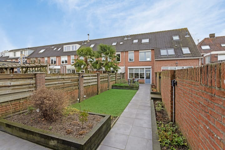 Photo 1 of Zuid-Oosterstraat 3