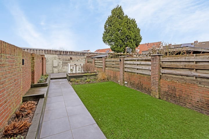 Photo 24 of Zuid-Oosterstraat 3