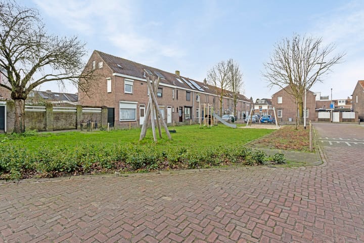 Photo 27 of Zuid-Oosterstraat 3