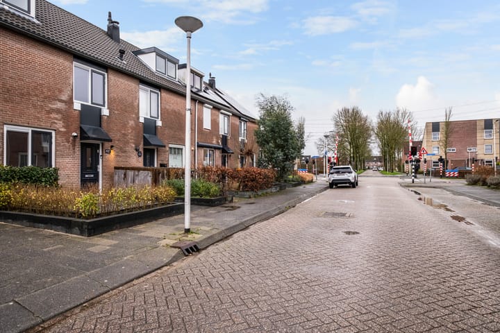 Foto 6 van Teenschillerlaan 8