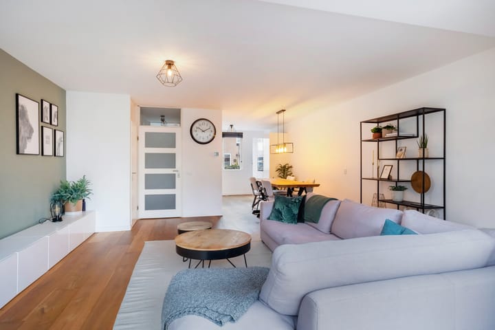 Photo 11 of Teenschillerlaan 8