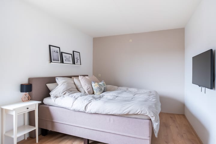 Photo 27 of Teenschillerlaan 8