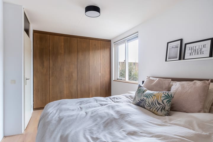 Photo 28 of Teenschillerlaan 8